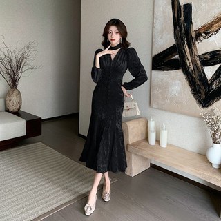 페이준 여성 가을 겨울 고급스러운 벨벳 머메이드 미디 원피스 섹시 브이넥 슬림 긴팔 원피스 YJ11650