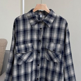 【Fee現貨3色】寬鬆雙口袋磨毛絨布撞色格紋排釦長版襯衫 秋天 寬鬆長袖格子襯衫外套 格子排釦襯衫 格紋長袖上衣