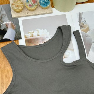 【Fee現貨6色】ins風斜肩胸墊背心 女上衣 女背心 胸墊背心 斜肩上衣 削肩背心 寬肩帶 挖肩背心
