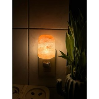 天然鹽晶小夜燈 插電式鹽燈 臥室床頭燈 舒緩壓力 淨化空氣, 1個