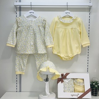 아가방(야탑점) 편안한 내의 상하복 + 바디수트+ 러블리한 보넷이 한 세트입니다~ 선물 포장후 쇼핑백 동봉해서 출고 됩니다~ #신생아선물 #백일선물 #임신출산선물