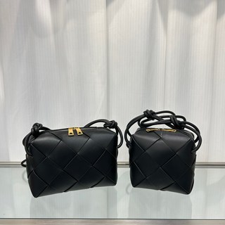 2026新款菱格紋真皮相機包 編織休閒百搭腋下小方包 可單肩斜挎手提適用於此品牌, 黑色,15x14x7cm