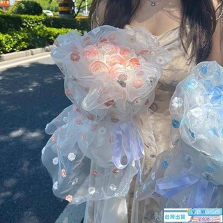 【畢業快樂】小香風繡花瓔珞紗模擬花玫瑰花束畢業禮物，女生送閨蜜情侶朋友走心畢業花束，含畢業小熊紀念禮物, 瓔珞8朵碎冰藍,收藏關注送禮袋和燈, 1個