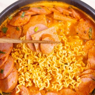 해와바다 국물이 끝내주는 의정부 김치부대찌개 800g 터질듯 담은 모듬햄 김치 쫄깃 떡사리, 1개