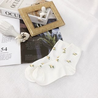 HanVo 清新小可愛白色系中筒襪 韓系簡約百搭舒適棉質襪 韓國潮流時尚休閒襪 女生配件