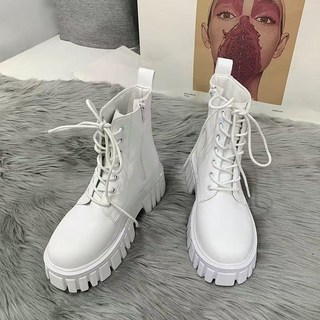 高筒厚底綁帶馬丁靴女款：時尚舞蹈靴，舒適耐磨，展現個性風格