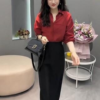 紅色襯衫半身裙套裝 時尚減齡通勤套裝女