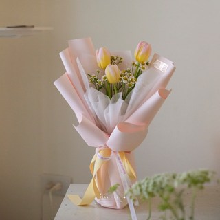 DAY OFF 鬱金香鮮花花束 畢業花束 粉色鬱金香 畢業禮物 平價款花束 快速出貨, 1個