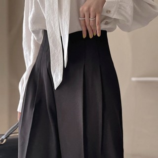 떳다그녀 랩쳐 브이 절개 투핀턱 차르르 깔끔한핏 포켓 뒷지퍼 찰랑 정장바지 와이드 슬랙스