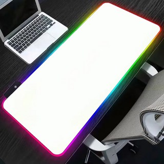 화이트 블랙 대형 RGB 마우스 패드의 넓은 크기와 LED 기능
