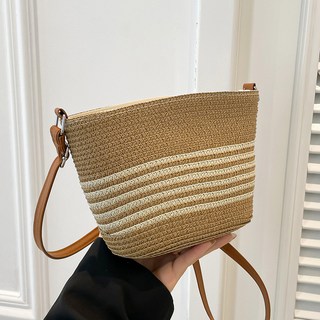 唯美撞色草編小包包女2025新款百搭斜挎包海邊沙灘度假編織水桶包, 棕色