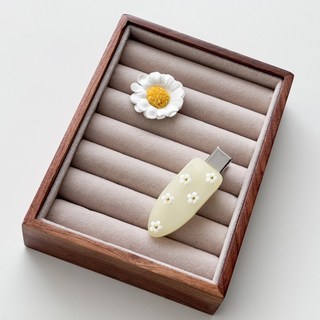 Fee現貨 霧面滿版小白花金屬彩色感髮夾 側邊夾 女小髮夾 髮飾 夾子 鴨嘴夾 瀏海夾 塑膠小髮夾