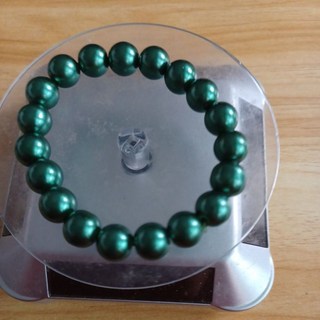 10mm淡水綠貝珠圓珠手串，清新優雅，彈性繩設計，簡約百搭款