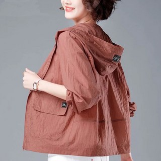 뉴네임 중년 여성 경량 바람막이 자켓 후드 간절기점퍼 루즈핏