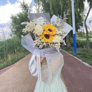 畢業小熊向日葵花束：畢業熊、學士熊玩偶香皂花束，桃園出貨畢業禮物、教師節花束推薦, 1個, 白灰嚮日葵花束