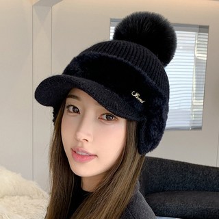 여성 겨울 골프 털방울 귀달이 모자 니트 파크골프 등산 캡모자 방한