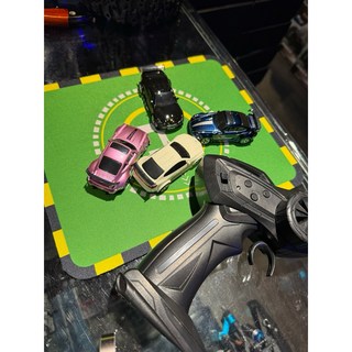 《世界通遙控模型》1:64比例控甩尾競速遙控車 有前燈後燈, 1個, 神秘黑