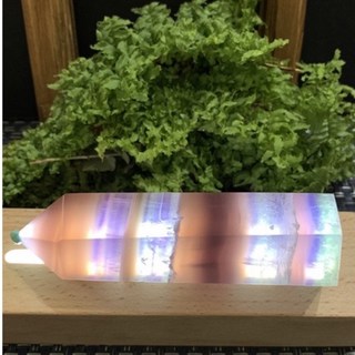 千層螢石柱 特殊顏色 高10.97cm 天然螢石擺件 桌面裝飾 能量石, 1個