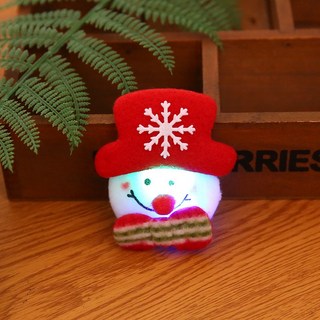 台灣現貨聖誕節發光胸針 卡通徽章胸章領針飾品 聖誕勛章胸針兒童配飾裝飾品