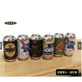 （多款式）迷你仿真 啤酒罐 黑啤酒 汽水 啤酒 黑麥汁 酒吧 沙灘場景 袖珍 食玩 微縮 微景觀 模型 隨草憶境, 1個, 一組6入（4～6款標纖貼紙隨機）