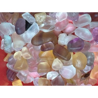 天然螢石水晶碎石100公克，消磁淨化，提升能量，居家裝飾