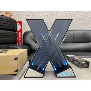 X戰警金鋼狼爪高級版，不鏽鋼材質，細節更貼近電影，含發光底座高級木盒, 1個, Silver