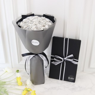 블랙&화이트 대형 라인장미 꽃다발과 빼빼로 포장 선물 세트, 화이트, 대형블랙(빼빼로3개), 골고루