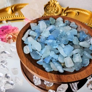 《海藍寶水晶碎石》5 9mm/100g 平靜 靈性流動 安撫情緒、幫助溝通 心靈成長與情緒平衡, 淡藍、冰藍、淺綠