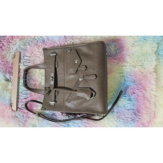 棕色手提托特包