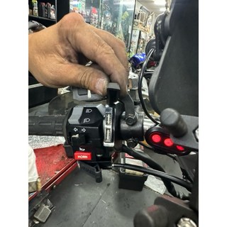 日本 手把型 TYPE-A 雙孔 USB 車充 充電孔 檔車專用 極簡風 黑色 嬉皮 越野 仿賽 CB350 SB300