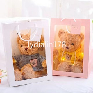 正版禮盒小熊公仔玩偶泰迪熊娃娃毛絨玩具情人節禮物, 擰花白色--國旗毛衣，50釐米+白色禮袋+串燈+紙箱發貨×1個