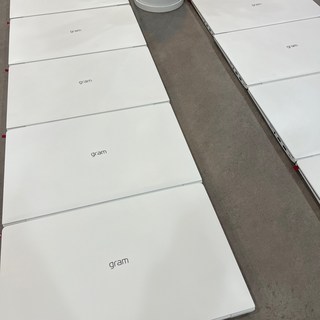 15Z980-GP50ML 엘지그램 리퍼 노트북 15인치 화이트 i5, 15Z980, WIN10 Pro, 512GB, 512GB