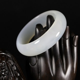 夏末秋涼白玉髓手鐲 內徑59mm 天然玉材, 1個