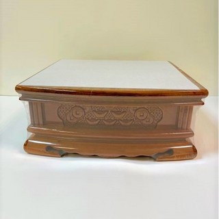 一尺六花梨木神明座附舒適座墊及防刮貼座，實木神座穩固耐用, 1個, 花梨木色