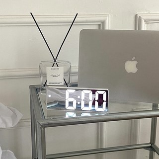 【熱銷】ins極簡風 透明鏡面數字時鐘 鬧鐘LED電子鐘 靜音智能數字鐘 桌面時鐘 透明學生用電子鐘錶, 白色