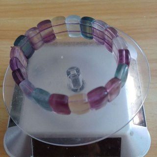 多寶彩螢石手排 色彩繽紛 簡約設計 百搭飾品