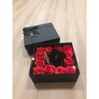 GIFTME5 獨家訂製香皂花禮盒 浪漫情人節禮物 附蝴蝶結與燈串, 禮物盒+拉菲草+燈串+香皂花(方形), 1個