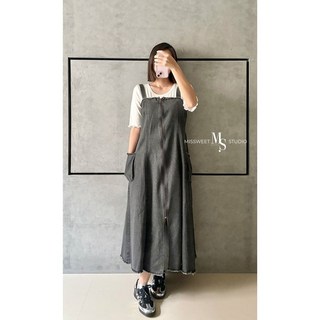 missweet 小幫手實拍活力減齡款開衩牛仔吊帶裙，舒適百搭，展現性感魅力