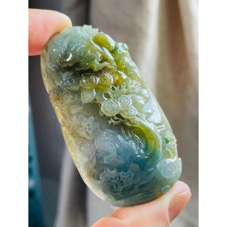 翡翠吊墜，綠黃色，46.03克，附鑑定證書, 天然A貨玉 老坑黃加綠手工雕財氣沖天翡翠山水牌 冰膠底妝 茶黃巧發財樹 藍綠俏如意靈芝 油潤透光, 1個