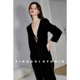 FINOCCI 피노치 해외직구벨벳 딥브이 버터플라이 메탈 장식 셔링 원피스 가을신상