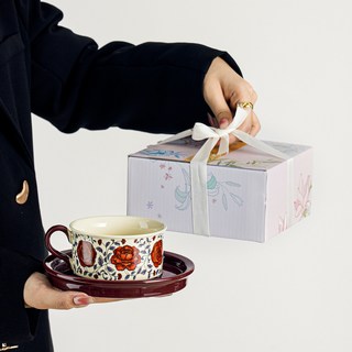 高級感咖啡杯碟套裝禮盒裝，生日禮物/喬遷伴手禮/伴娘禮品，臺灣出貨, 古典杯碟黑色-抹紅【禮盒裝】, 1個