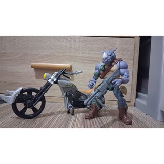 忍者龜 (Teenage Mutant Ninja Turtles)犀牛人 洛克史迪 摩托車可動公仔組, 1個
