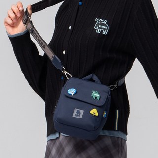 moz瑞典 駝鹿 防潑水 雲朵 吐司包(海軍藍) 時尚輕巧學生背包