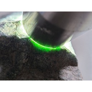 七彩翡翠 危料 瓜料 瓜地馬拉 脫砂 墨翠 原石 賭 牌子 戒面 462g, 1個