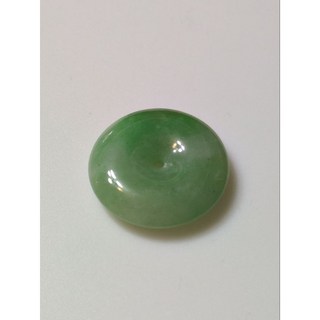 翡翠平安扣，象徵平安幸福