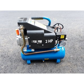 空壓機 2HP*9L 附快速接頭 110V 加送風管及風槍 (多用途吹塵、汽機車腳踏車打氣), 1個