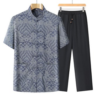 大碼爸爸唐裝 唐裝男中老年短袖套裝 絲綢緞面太極服休閒套裝 民國風老人裝 中老年唐裝 中年男士漢服, 灰藍 套裝,42/185    適合160-180斤