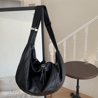 black k7 여성 크로스백 캐주얼 보부상 대용량 가방 숄더백 단색 pu, 블랙, 1개