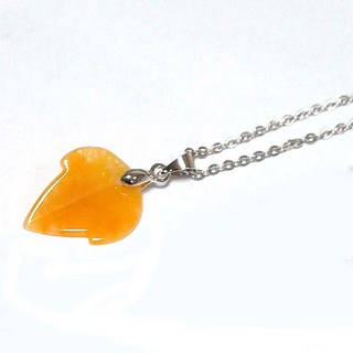 天然水晶玉石小楓葉吊墜項鍊，精巧楓葉設計，溫潤玉石材質，展現優雅氣質