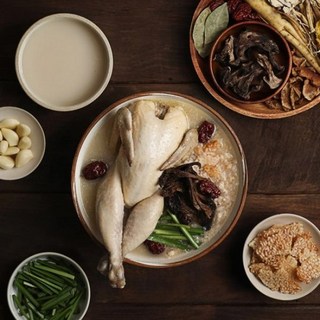 [마음식당] 능이품은 한우사골 누룽지 삼계탕 1.1kg x 2팩, 2개